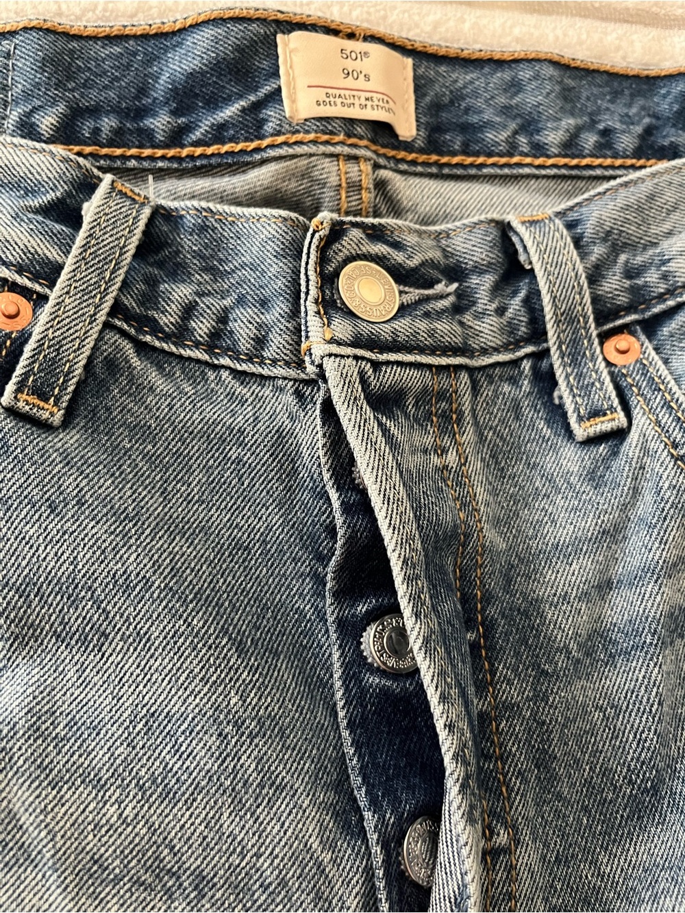 Levi’s 90s 501 Jeans - Picture 8 of 15